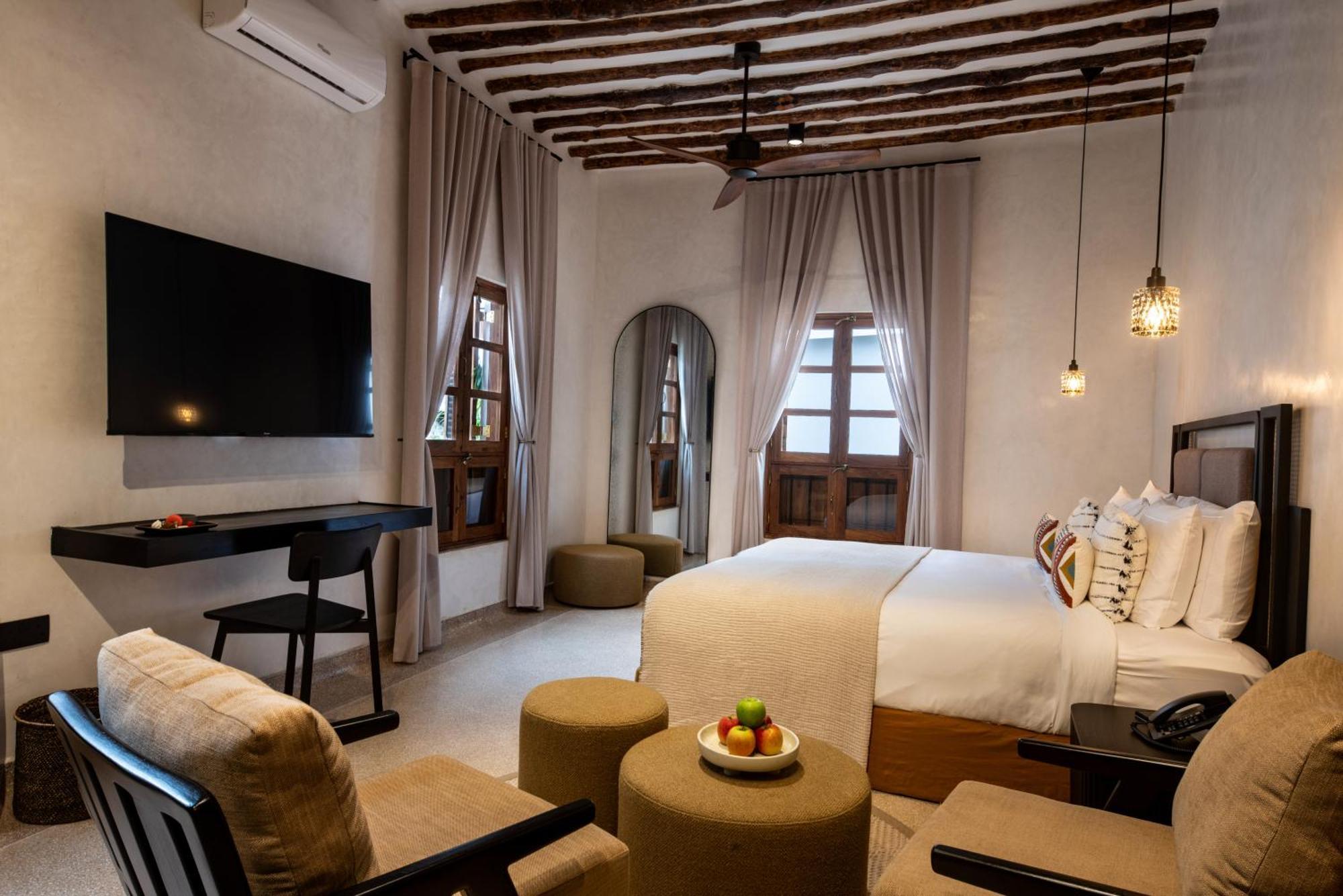 The Neela Boutique Hotel Stone Town Zanzibar ภายนอก รูปภาพ